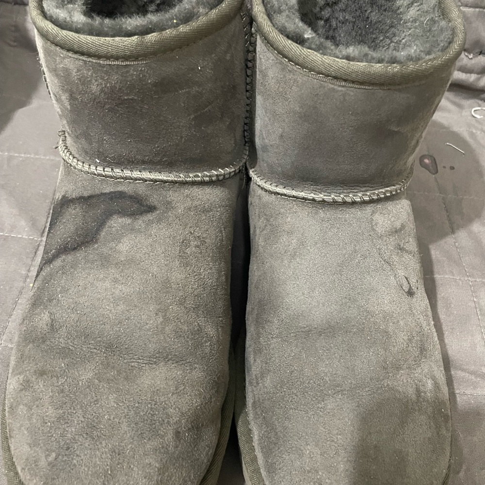 Pre loved Size 7.5/8 Gray Mid Uggs Boots for women